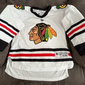 Youth Chicago Black Hawks jersey, like new!